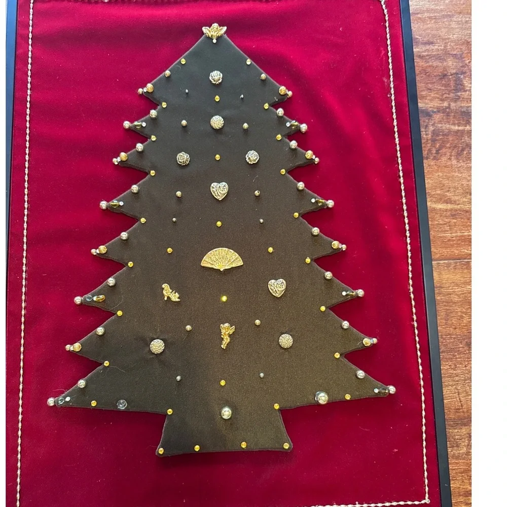 Vintage Framed Costume Jewelry Christmas Tree Art Red Velvet Holiday Wall Decor - Picture 2 of 13